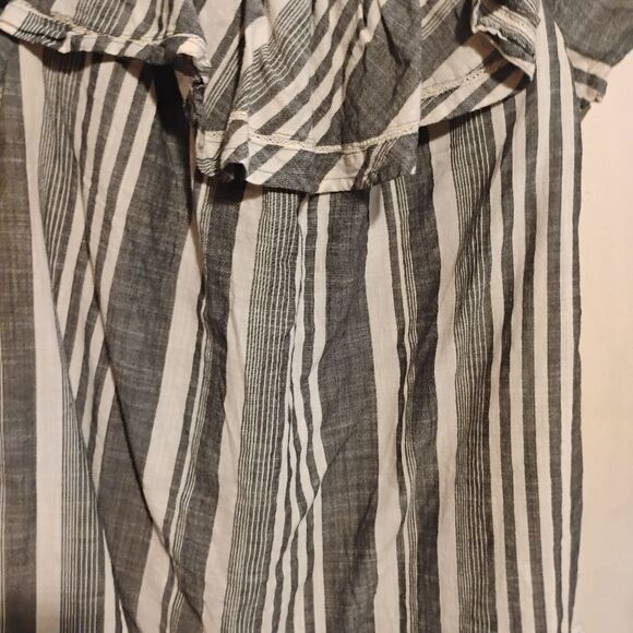 Marc New York Ruffled White and Blue Blouse - Picture 2 of 11